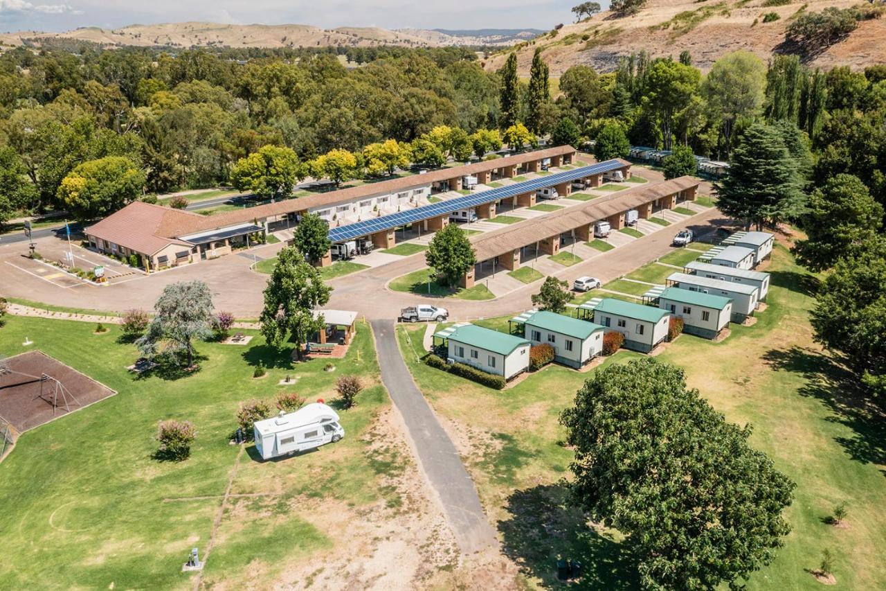 Gundagai Cabins & Tourist Park Экстерьер фото