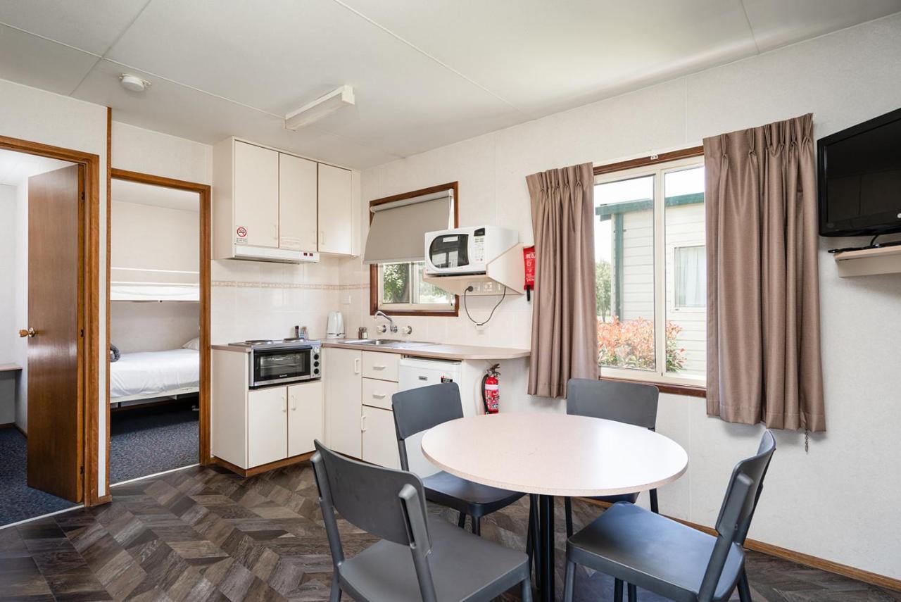 Gundagai Cabins & Tourist Park Экстерьер фото