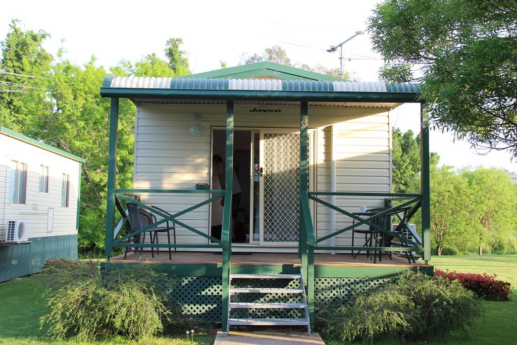 Gundagai Cabins & Tourist Park Экстерьер фото