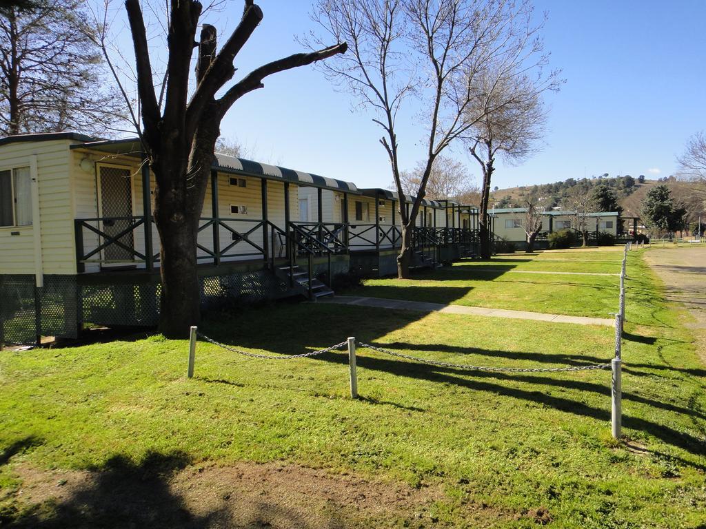 Gundagai Cabins & Tourist Park Экстерьер фото