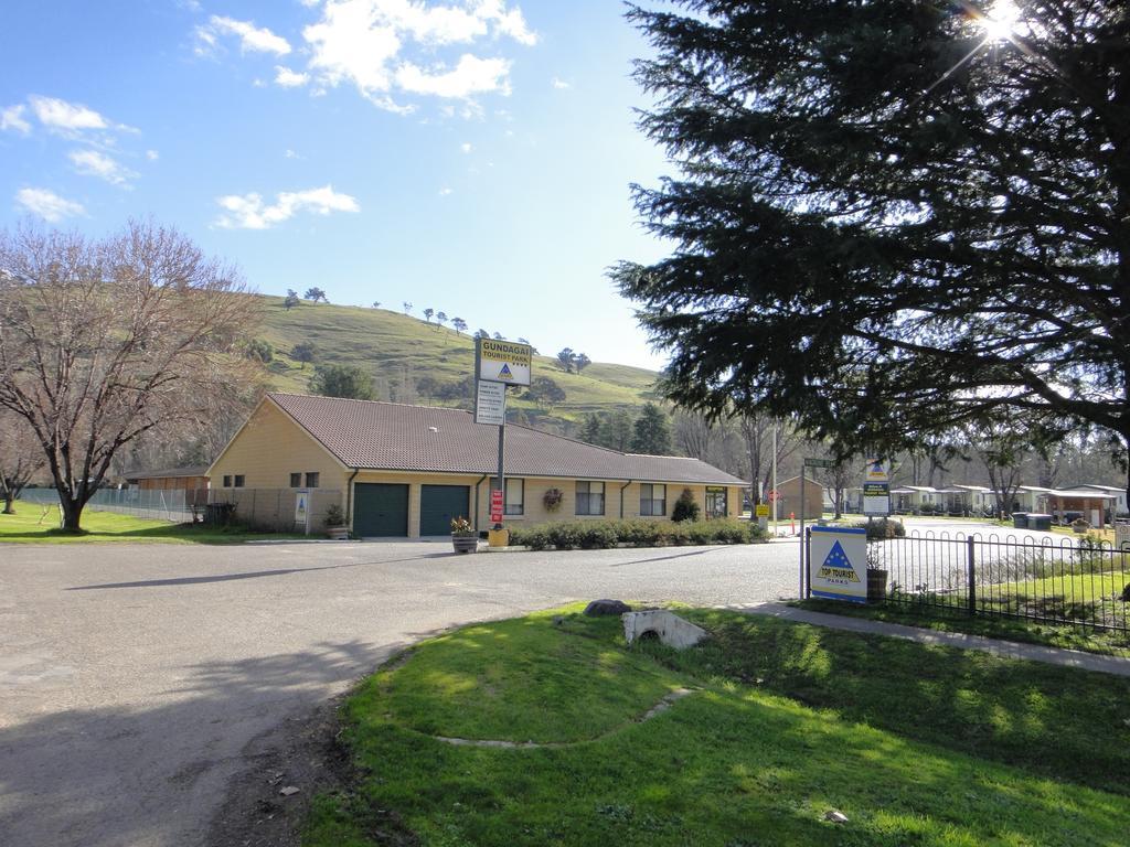 Gundagai Cabins & Tourist Park Экстерьер фото