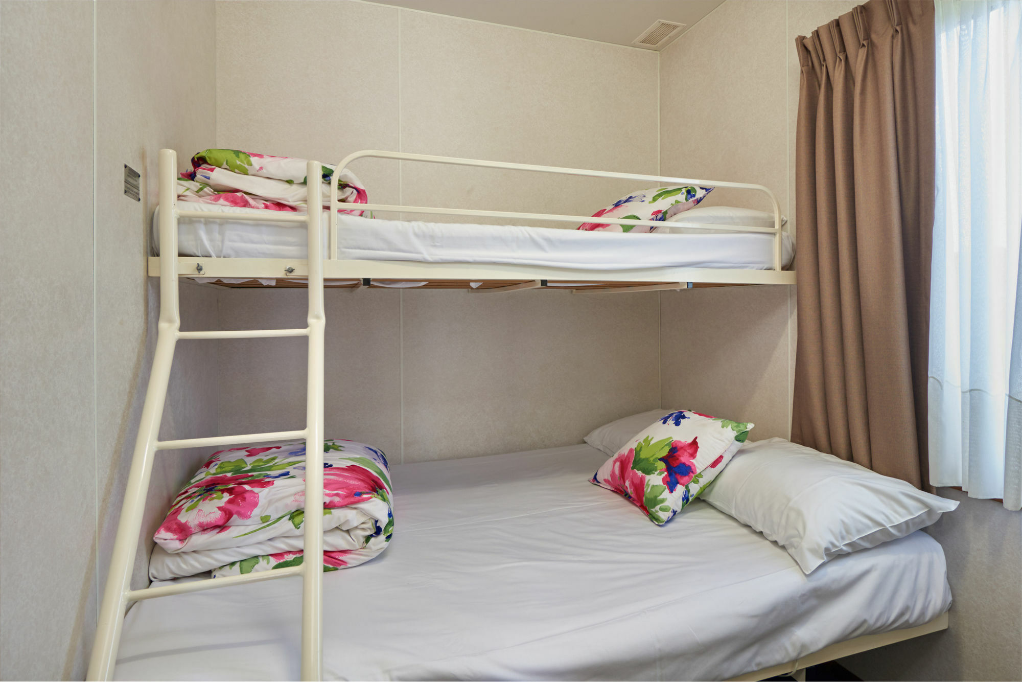 Gundagai Cabins & Tourist Park Экстерьер фото