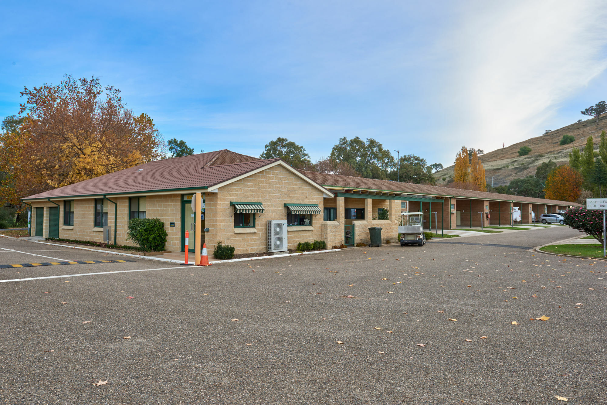 Gundagai Cabins & Tourist Park Экстерьер фото