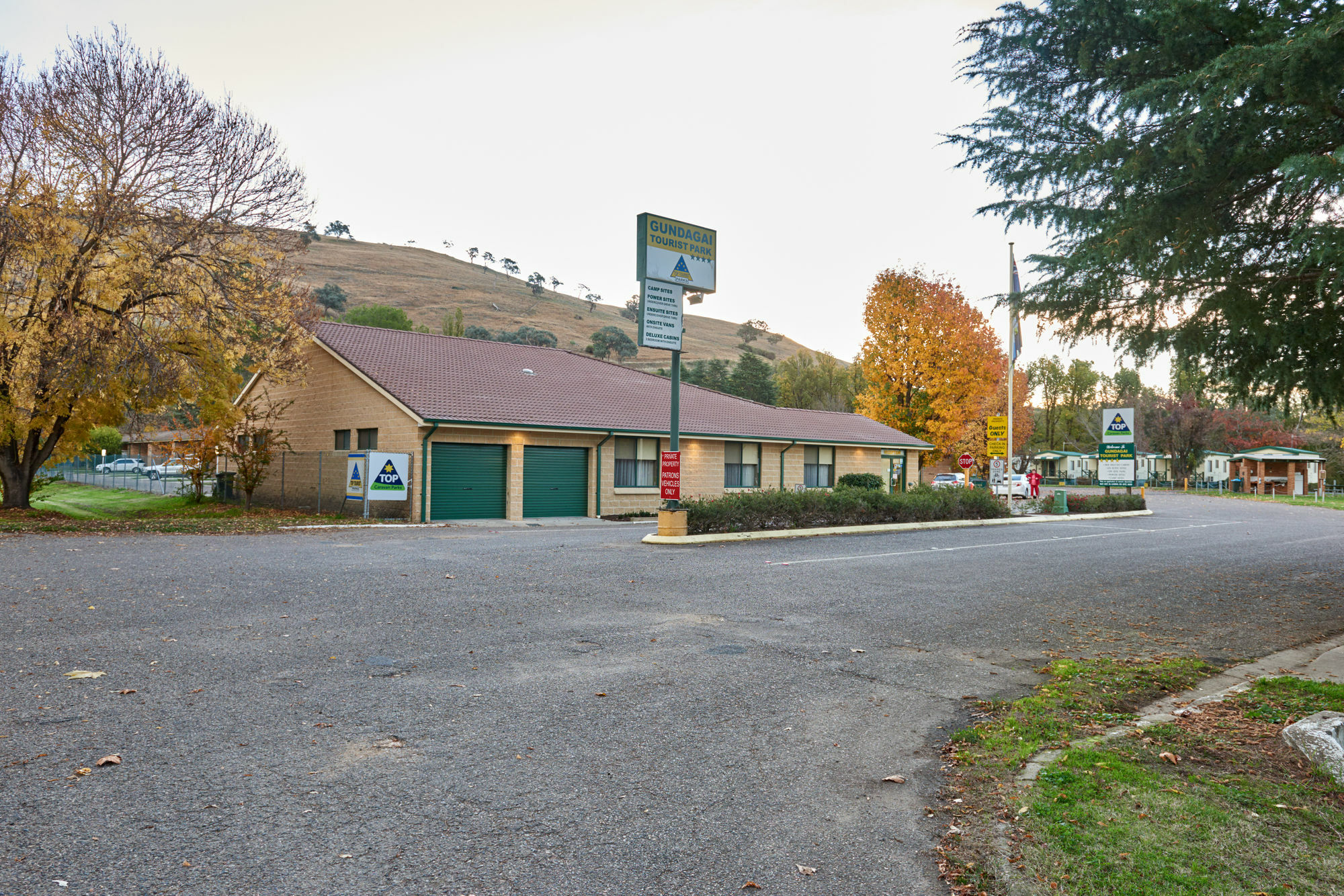 Gundagai Cabins & Tourist Park Экстерьер фото