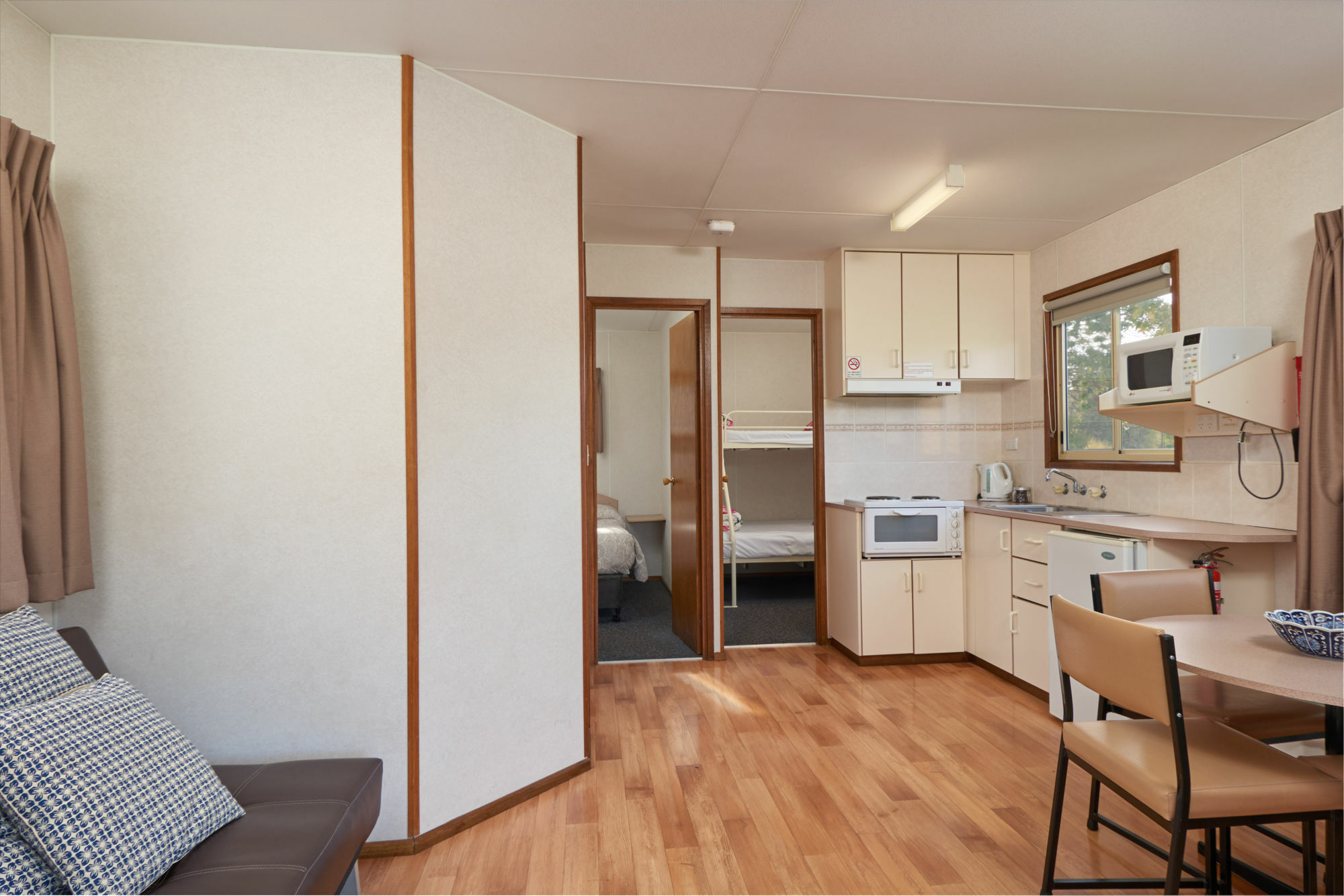 Gundagai Cabins & Tourist Park Экстерьер фото