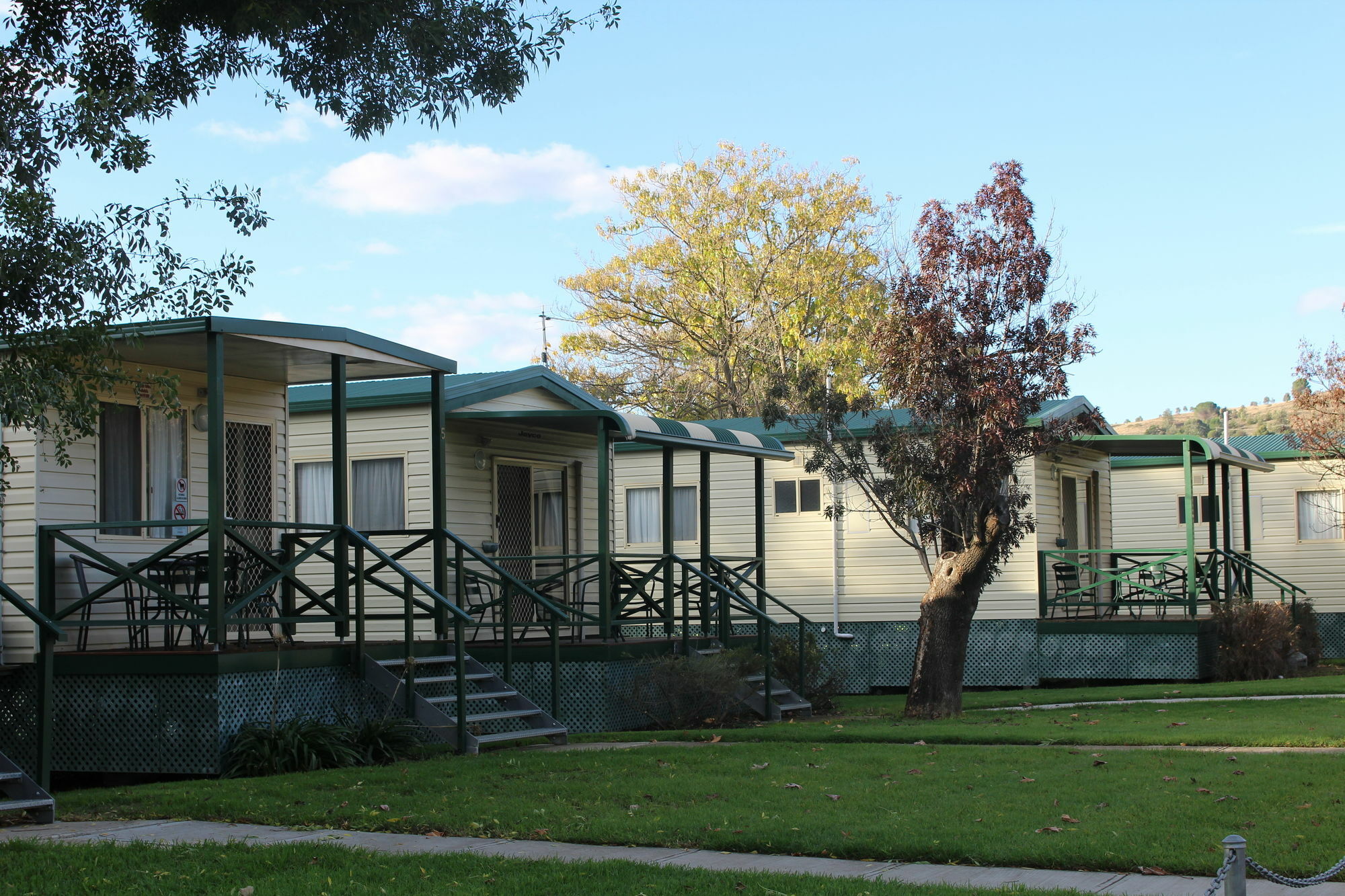 Gundagai Cabins & Tourist Park Экстерьер фото